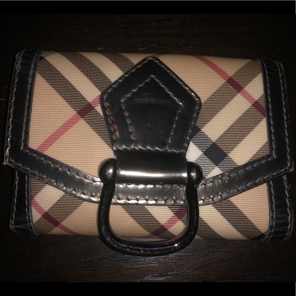 Burberry Accessories - BURBERRY Nova Check Wallet Authentic